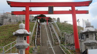 蕪島神社は再建中