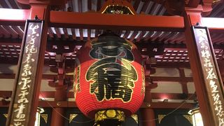 有名な雷門,　浅草寺