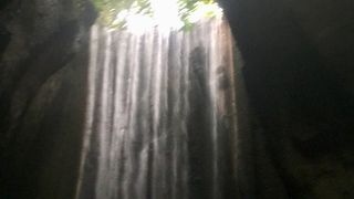 神秘的な滝