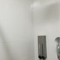 浴槽なし、シャワーのみです