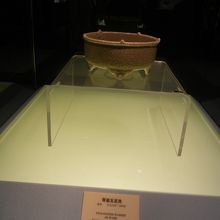 哥窯で焼かれた磁器