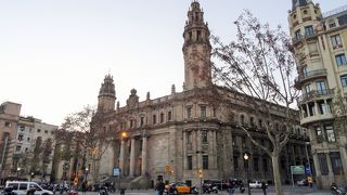 ゴシック地区にある1927年に建てられた宮殿風の建物