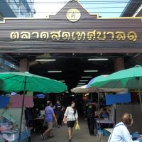 ホテル近くのローカル市場