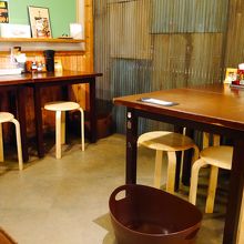 レトロ感のある店内です