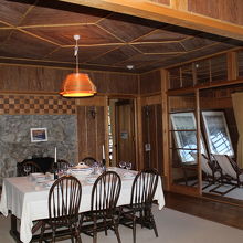 館内１階の展示（ダイニング）