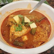 迫力のフィッシュヘッドカレー！