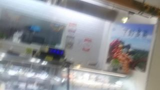 新鮮な野菜屋地元の肉を買うことができるのでとても美味しいです。