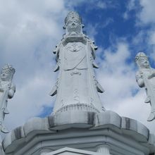 かなり大きな観音様