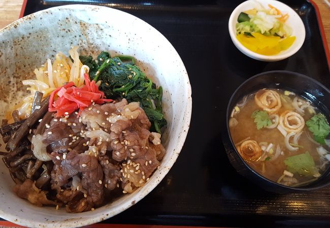 山形牛カルビ丼