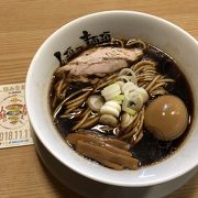 富山ブラックラーメンのスープみたい