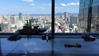 ビルの高層階で楽しむステーキ