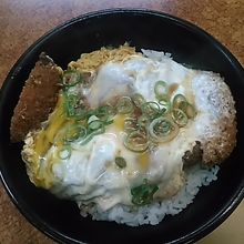 肩ロースの玉子とじカツ丼780円