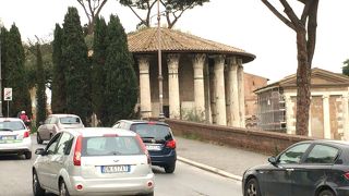 真実の口の反対側