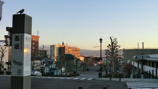 見どころいっぱいの坂