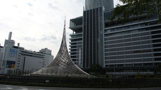 名古屋駅前のモニュメント