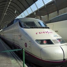 サンタフェスタ駅のマドリード行きのAVE