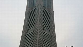 みなとみらいの超高層ビル