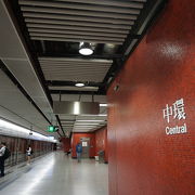 香港駅⇆中環駅間の移動は結構歩きます