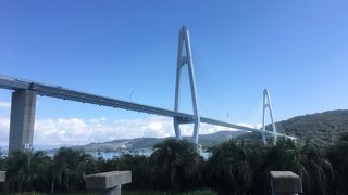 西彼杵半島と大島を結ぶ白い斜張橋