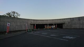 縄文文化交流センターと売店があるだけ