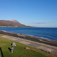 いちばん遠くに見えるのが恵山