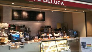 羽田空港のDEAN&DELUCA