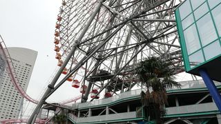 横浜博覧会で使用した観覧車　コスモクロック