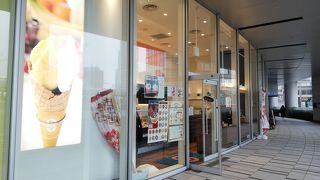 コレットマーレ　２F　ジェラード　クレープ　パフェなど