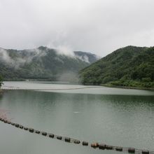 「牧尾ダム」によって形成された「御岳湖」