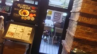 モーニングでハムとかソーセージとかが食べ放題