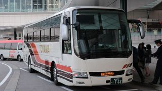 白川郷へのバス便もあります