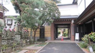 筆子供養塔や曼荼羅美術館があります