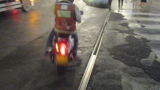 バイクタクシー