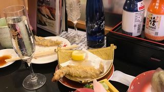 行列のできる寿司屋