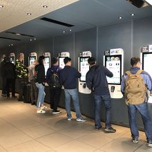 注文はタッチパネル