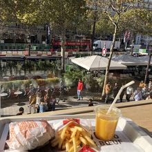 ７ユーロ。サメサメでした。。