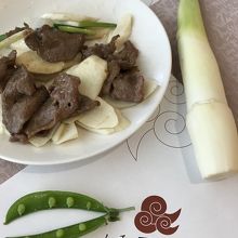 写真撮ってたら食材持ってきてくれました～