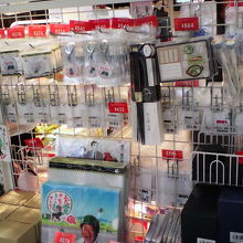 孤独のグルメ や 充電 など最近話題の番組のグッズが豊富 By まどやんと テレ東本舗 東京キャラクターストリート のクチコミ フォートラベル