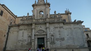 鐘楼と神学校を持つ大聖堂、ドゥオーモ