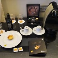 無料のエッグタルトとポートワインとチョコレートとコーヒー