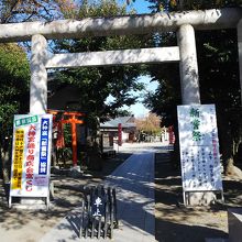 道路沿いにあります