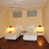 玄関からベッドを撮る