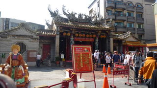 媽祖を祀る、台湾の最古の天后宮であり、高雄ではご利益があることで有名です。