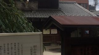 昔の酒屋の建物