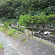 アーチ橋なのでアーチのてっぺんからの眺めはなかなか