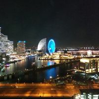 夜のみなとみらい地区が一望できます。