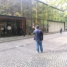 2000年に建てられた立派な施設