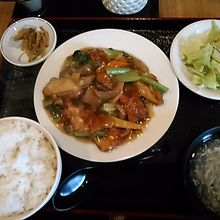 日替りの鶏唐揚五目野菜あん掛け750円