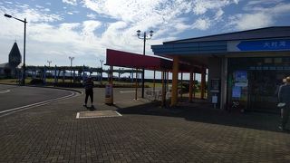 こじんまりとしている。大村線が望める