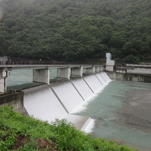 三峰堰 (長谷湖)